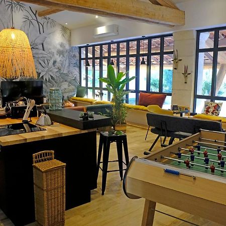 Le Loft De La Grange Bed & Breakfast Arles Bagian luar foto