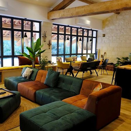Le Loft De La Grange Bed & Breakfast Arles Bagian luar foto
